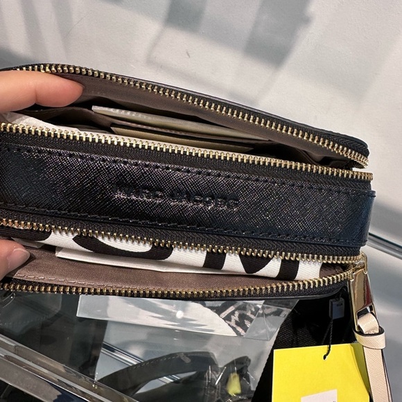 NWT! NEW! Marc Jacobs The Bi-Color Snapshot Cream and Black Crossbody Bag - Picture 10 of 16